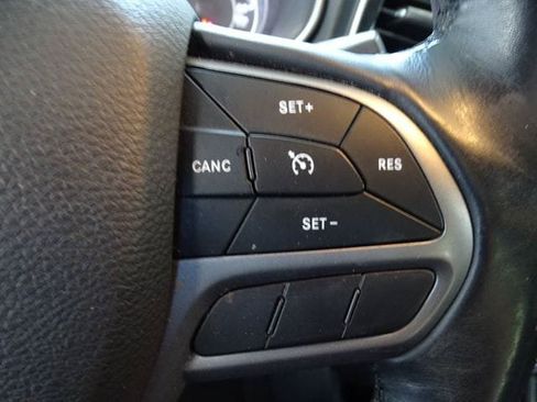 Used 2019 Jeep Cherokee Limited AWD/4WD image 8