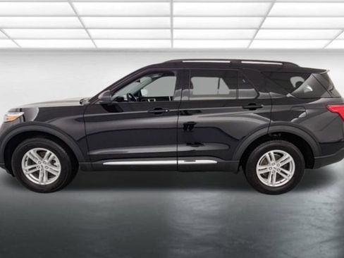 Used 2022 Ford Explorer XLT AWD/4WD image 4