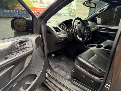Used 2019 Dodge Grand Caravan GT FWD image 12