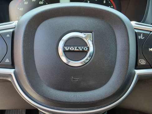 Used 2019 Volvo XC60 T6 Momentum w/ Multimedia Package image 33