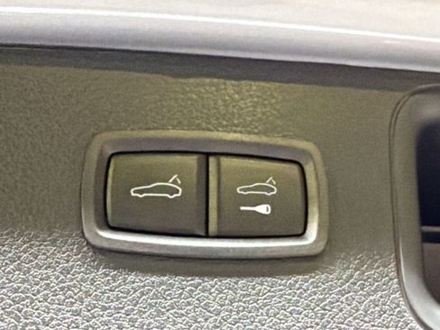 Used 2025 Porsche Macan image 15