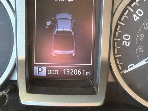 Used 2017 Toyota Tacoma SR5 w/ Tow Package image 14