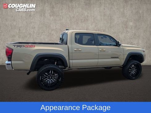 Used 2019 Toyota Tacoma TRD Off-Road AWD/4WD image 9