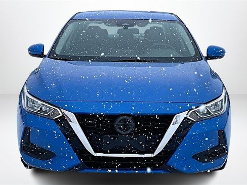 Used 2022 Nissan Sentra SV image 2