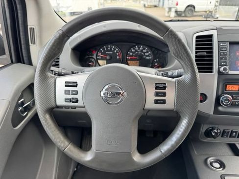 Used 2020 Nissan Frontier SV w/ Midnight Edition Floor Mats AWD/4WD image 18
