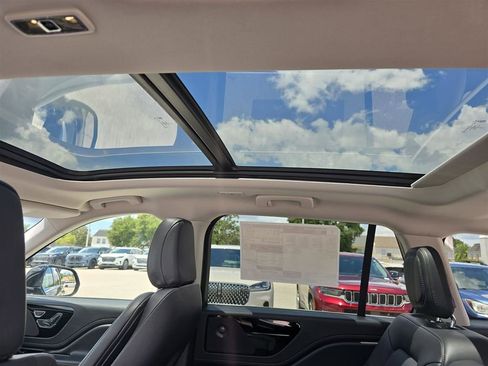 New 2025 Lincoln Aviator 2WD w/ Equipment Group 101A image 28