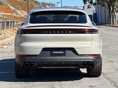 New 2025 Porsche Cayenne Coupe image 8