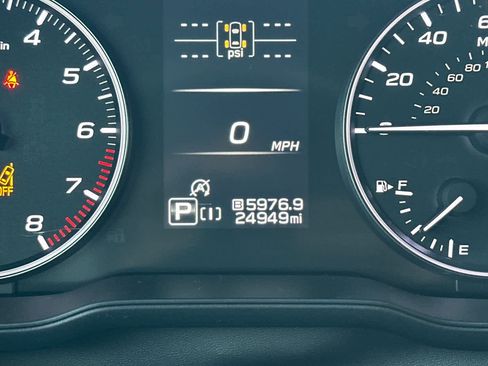 Used 2024 Subaru Crosstrek 2.0i Premium image 24