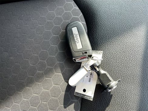 Used 2019 Jeep Compass Latitude image 32