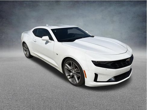 Used 2020 Chevrolet Camaro LT w/ RS Package RWD image 4