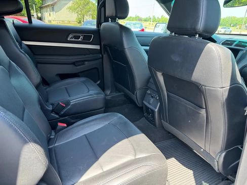 Used 2016 Ford Explorer XLT w/ Equipment Group 202A AWD/4WD image 6