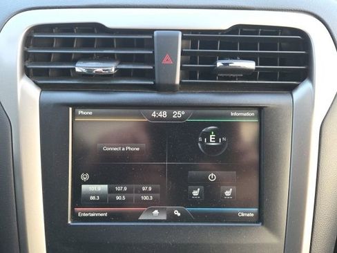 Used 2014 Ford Fusion SE w/ Equipment Group 202A image 25