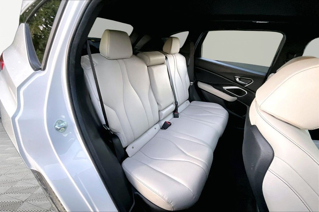 Used 2025 Acura RDX SH-AWD image 17
