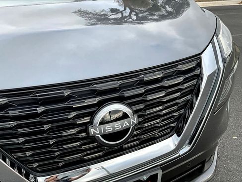 Used 2023 Nissan Rogue SL w/ SL Premium Package image 29