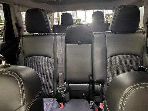 Used 2019 Dodge Journey Crossroad w/ Nav & Sun Group image 14