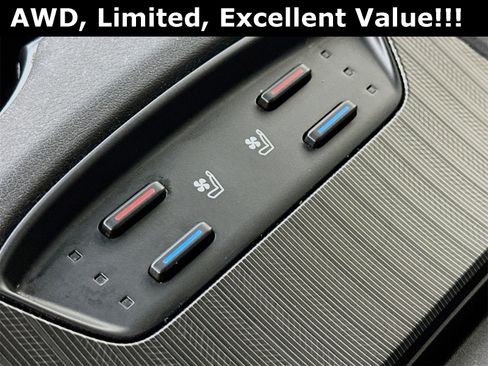 Used 2021 Toyota Venza Limited image 22