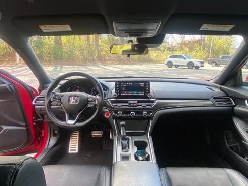 Used 2018 Honda Accord Sport image 31