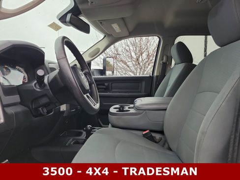 Used 2017 RAM 3500 Tradesman w/ Chrome Appearance Group image 16