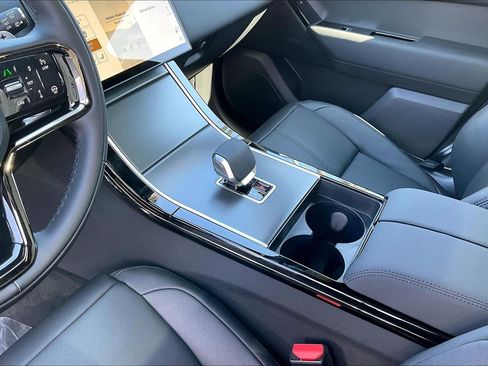 New 2026 Land Rover Range Rover Velar S AWD/4WD image 13