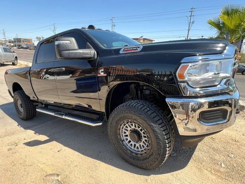 Used 2024 RAM 2500 Tradesman w/ Chrome Appearance Group AWD/4WD image 5
