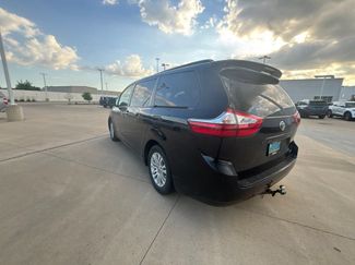 Used 2017 Toyota Sienna XLE FWD video 3