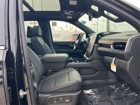 New 2026 GMC Yukon XL Denali w/ Denali Reserve Package image 35
