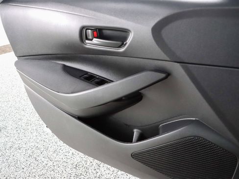 Used 2022 Toyota Corolla LE FWD image 21