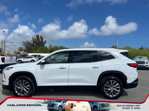 New 2026 Buick Enclave Preferred image 4