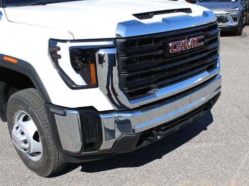New 2026 GMC Sierra 3500 Pro w/ Convenience Package image 5