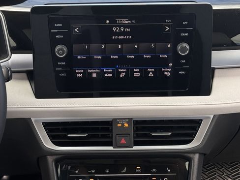 New 2026 Volkswagen Taos SE FWD image 18
