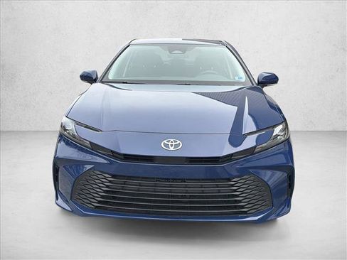 Used 2025 Toyota Camry LE image 2