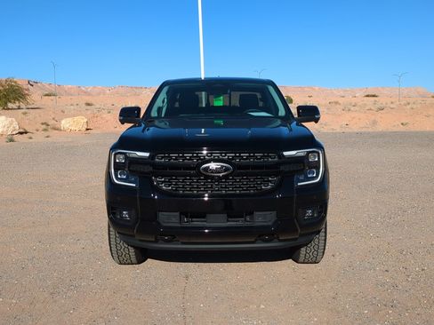 Used 2025 Ford Ranger Lariat w/ Black Appearance Package image 9