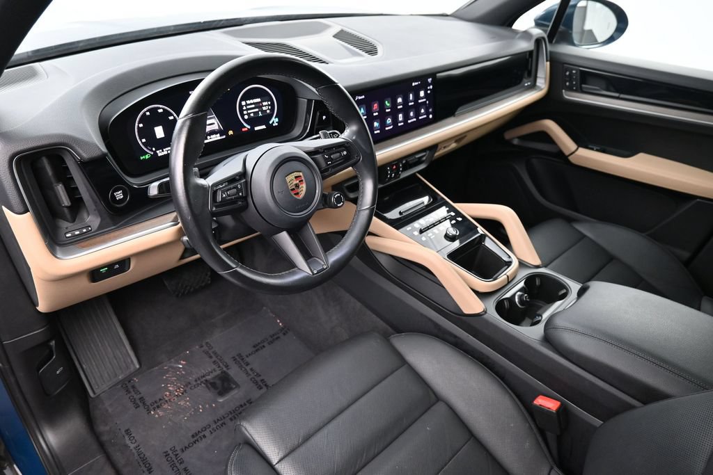 Certified 2024 Porsche Cayenne AWD/4WD image 4