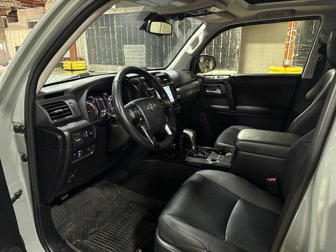 Used 2023 Toyota 4Runner TRD Off-Road Premium w/ Moonroof Package AWD/4WD image 28