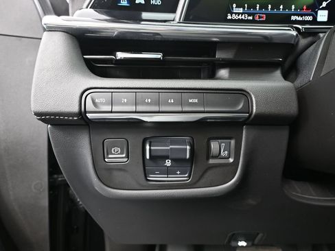 Used 2021 Cadillac Escalade Sport w/ LPO, Illumination Package AWD/4WD image 25