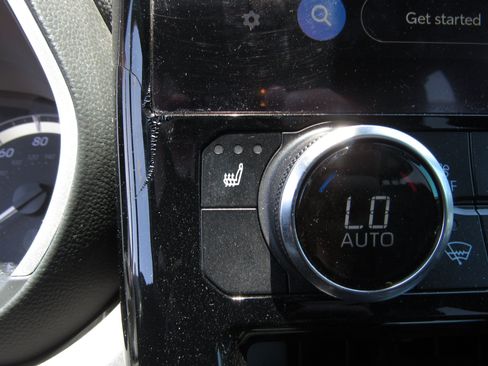 Used 2023 Toyota Highlander XSE FWD image 23