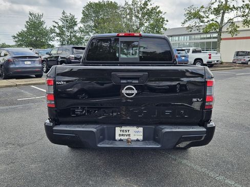 Used 2022 Nissan Frontier SV RWD image 6