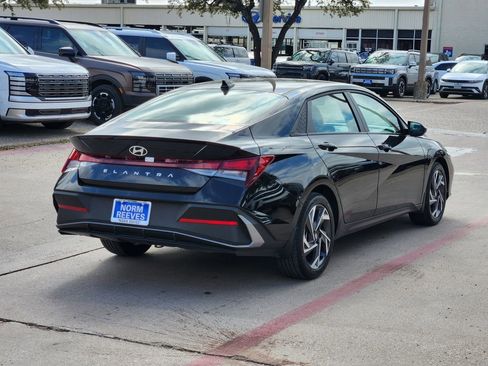 Certified 2025 Hyundai Elantra Sport image 7
