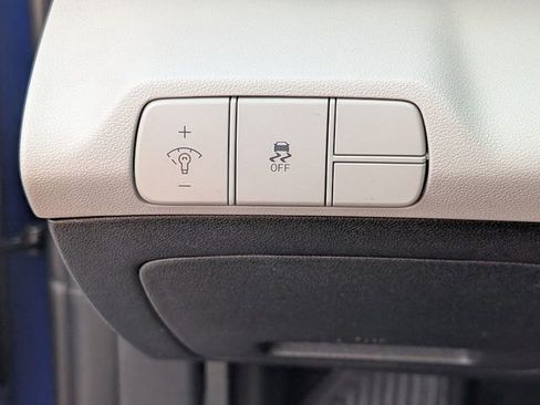 Used 2024 Hyundai Elantra Limited image 36