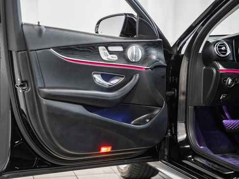 Used 2018 Mercedes-Benz E 300 4MATIC image 33