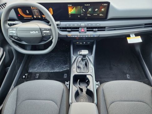 New 2026 Kia K4 LXS image 18