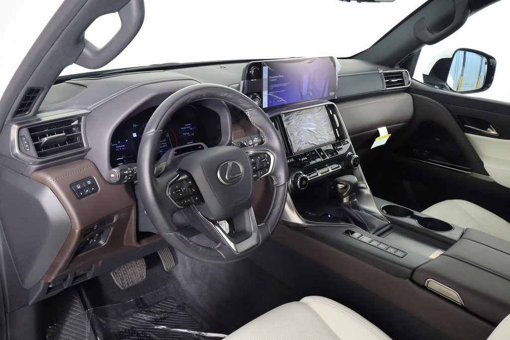 Certified 2026 Lexus LX 600 4WD w/ Luxury Package image 7