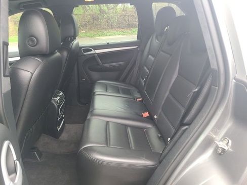 Used 2008 Porsche Cayenne Turbo image 8