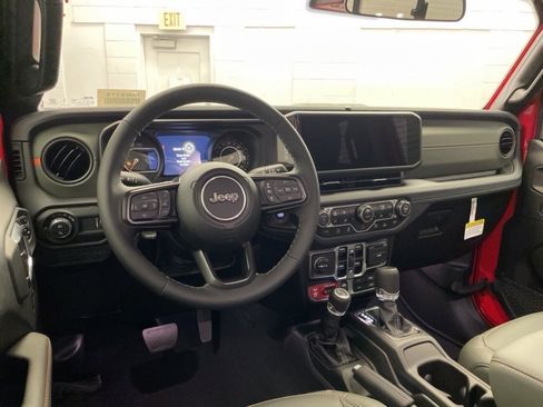 New 2025 Jeep Gladiator Mojave w/ Safety Group image 10