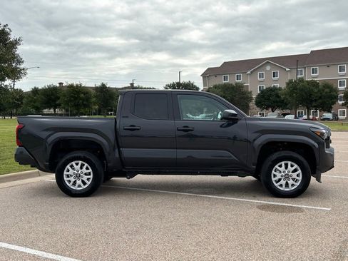 Used 2026 Toyota Tacoma SR5 AWD/4WD image 5