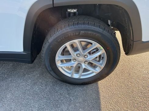 New 2026 Jeep Grand Cherokee L Laredo AWD/4WD image 22