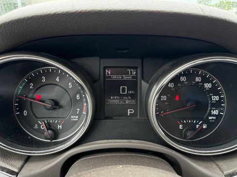 Used 2013 Jeep Grand Cherokee Laredo AWD/4WD image 24