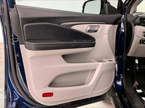 Used 2021 Honda Pilot EX image 18