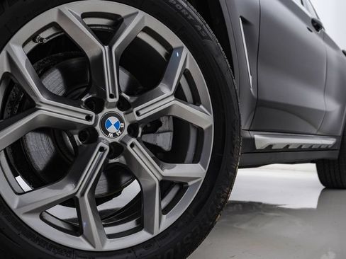 Used 2023 BMW X4 xDrive30i w/ Premium Package AWD/4WD image 5