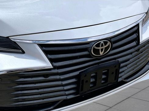 Used 2019 Toyota Avalon Limited FWD image 29